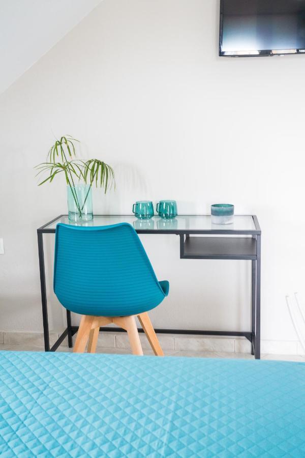 Joya Ofrynio Stylish Suites Ofrínion Exteriör bild