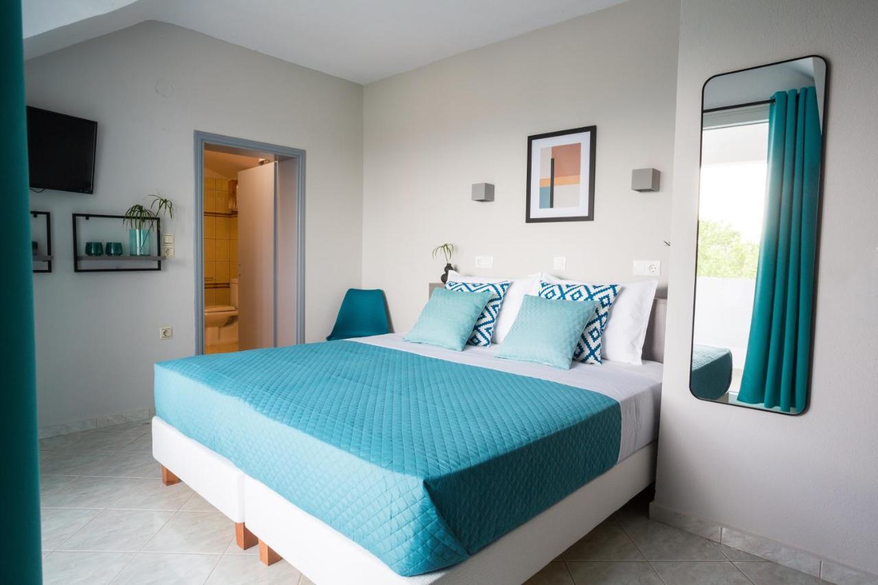 Joya Ofrynio Stylish Suites Ofrínion Exteriör bild
