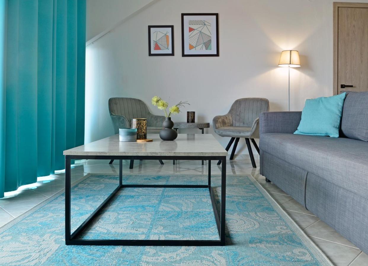 Joya Ofrynio Stylish Suites Ofrínion Exteriör bild