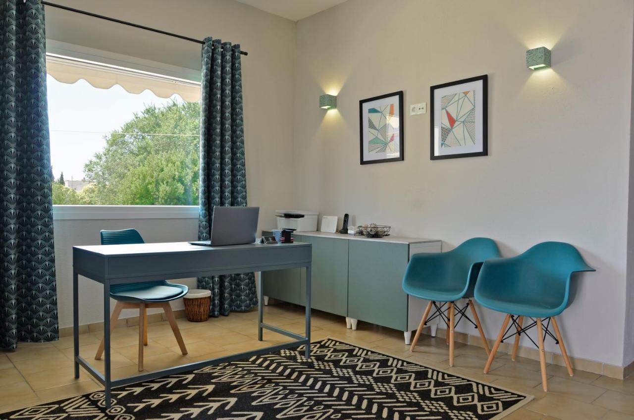 Joya Ofrynio Stylish Suites Ofrínion Exteriör bild