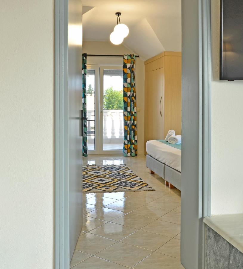 Joya Ofrynio Stylish Suites Ofrínion Rum bild